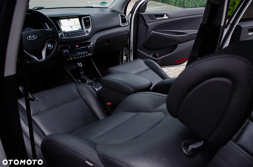 Hyundai Tucson 2.0 CRDi 4WD Automatik Premium - 25