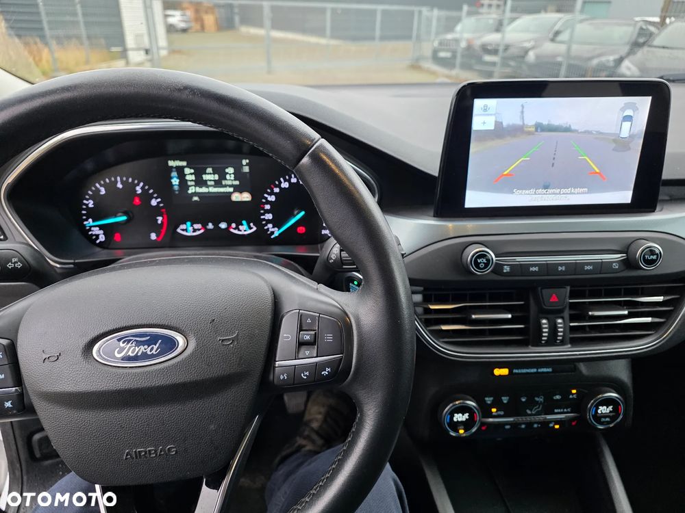 Ford Focus 1.0 EcoBoost Hybrid ACTIVE - 10