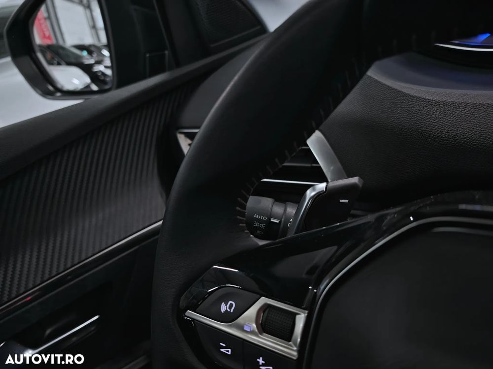 Peugeot 3008 1.2 PureTech S&S EAT8 Allure - 25