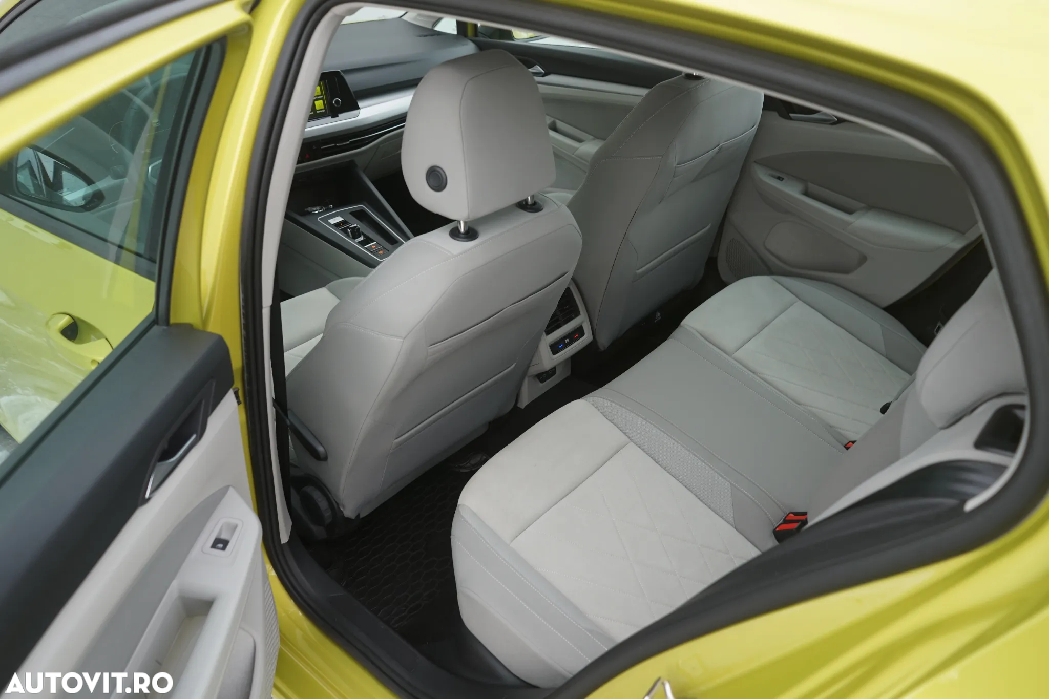 Volkswagen Golf 1.5 eTSI ACT DSG MHEV Life - 27