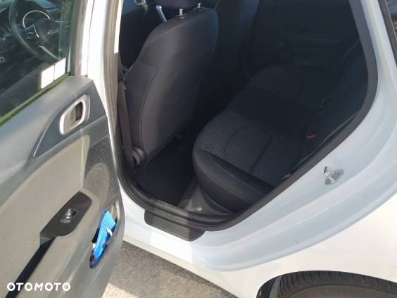 Kia Ceed - 29