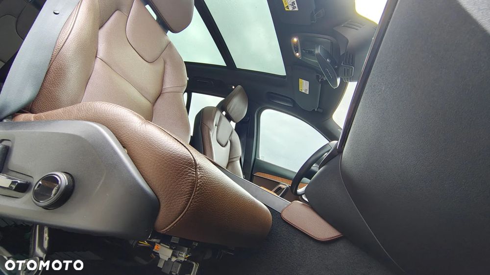 Volvo XC 90 - 21