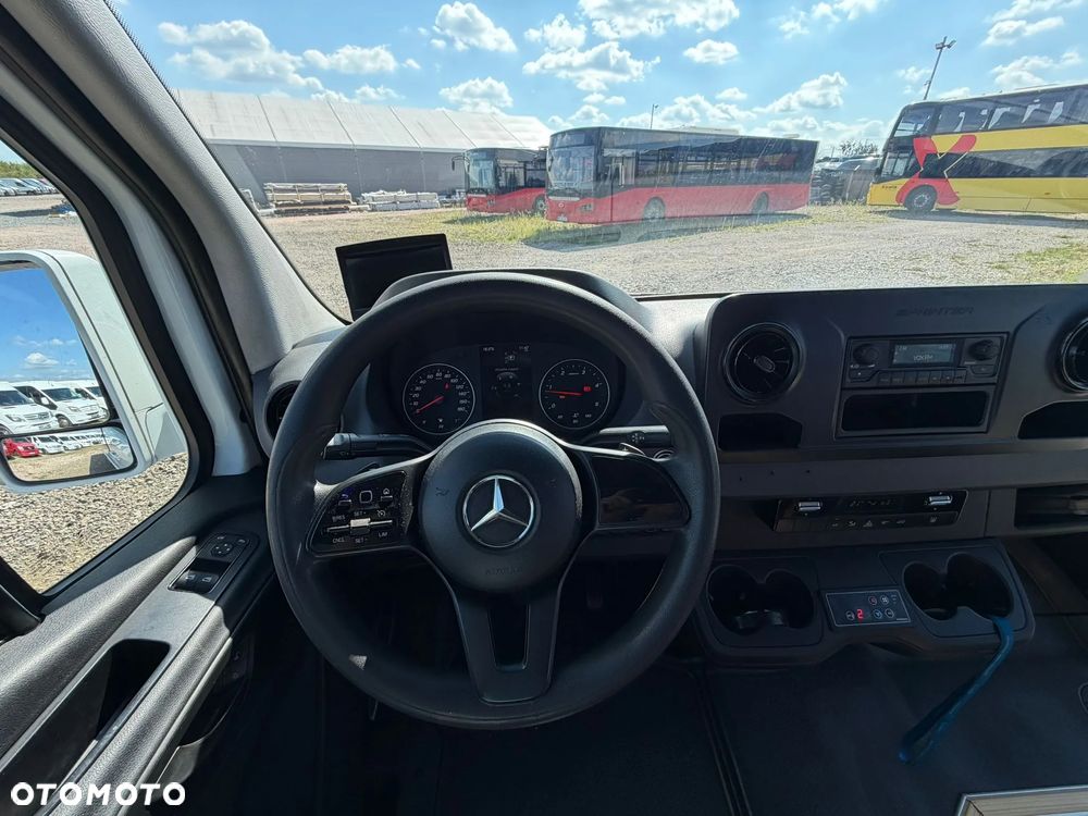Mercedes-Benz Sprinter 517 - 27