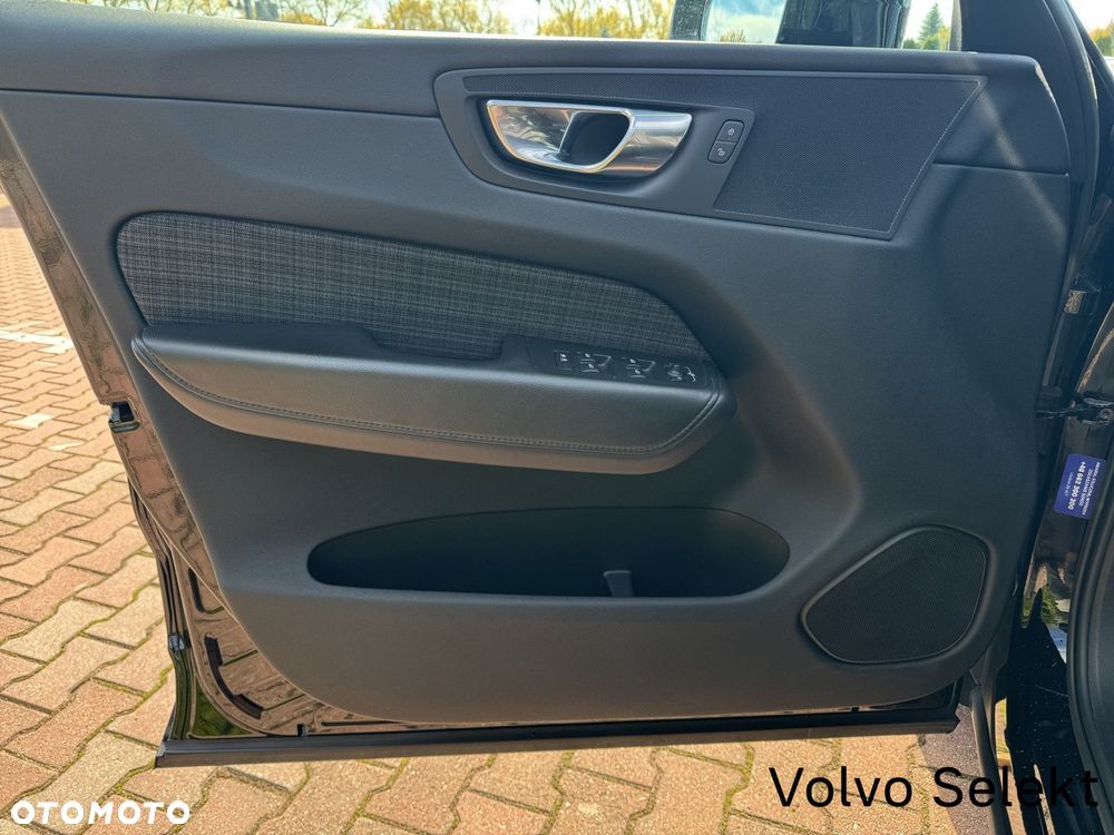 Volvo XC 60 B4 D Core - 12