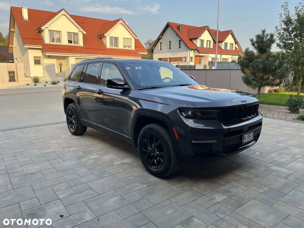 Jeep Grand Cherokee - 12