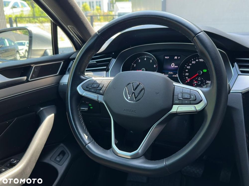 Volkswagen Passat - 14