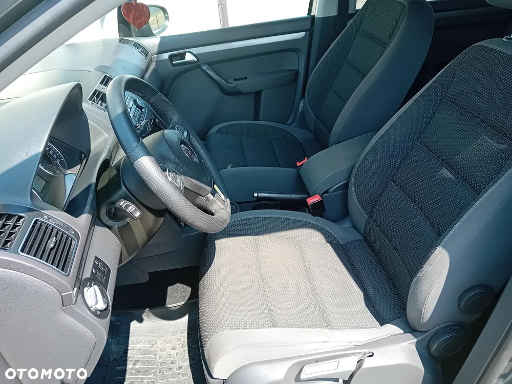 Volkswagen Touran 2.0 TDI DPF BlueMotion Technology Comfortline - 10