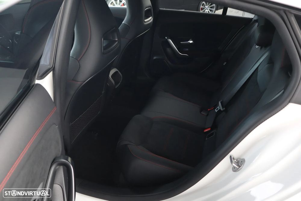 Mercedes-Benz CLA 250 e Shooting Brake AMG Line - 9