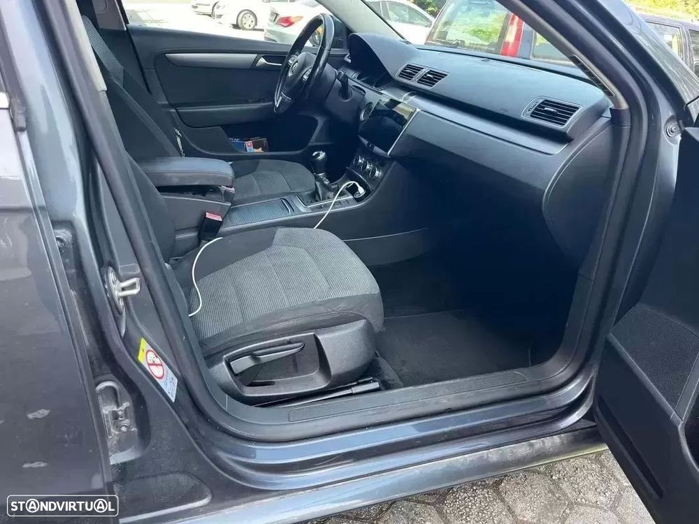 VW Passat 1.6 TDI BlueMotion - 6