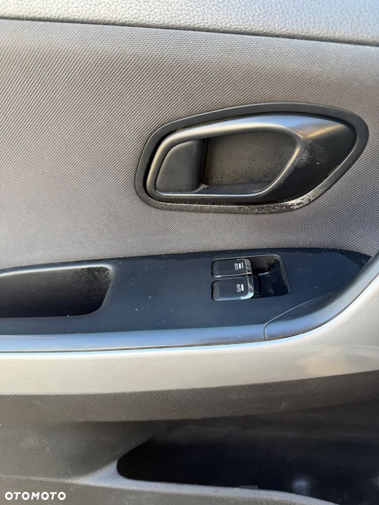 Kia Ceed - 11