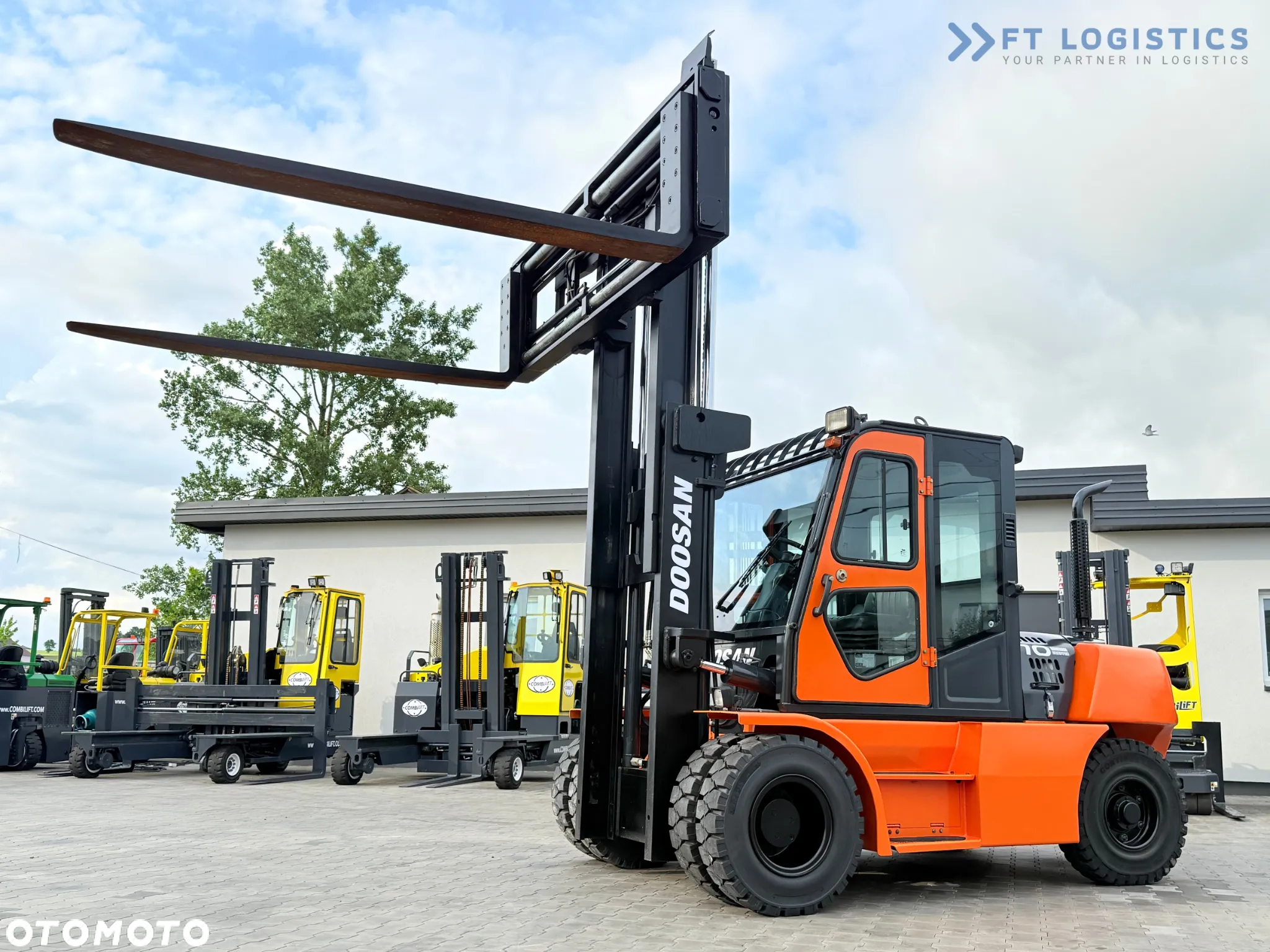 Doosan DOOSAN_DUPLEX-3000MM_PRZESUW-BOCZNY_POZYCJONER_WIDŁY-2500MM_7000KG_KABINA_JAK-NOWY - 40
