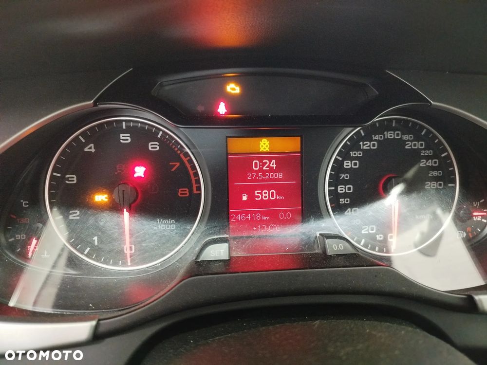 Audi A4 B81.8 T silnik CDH dół silnika - 9