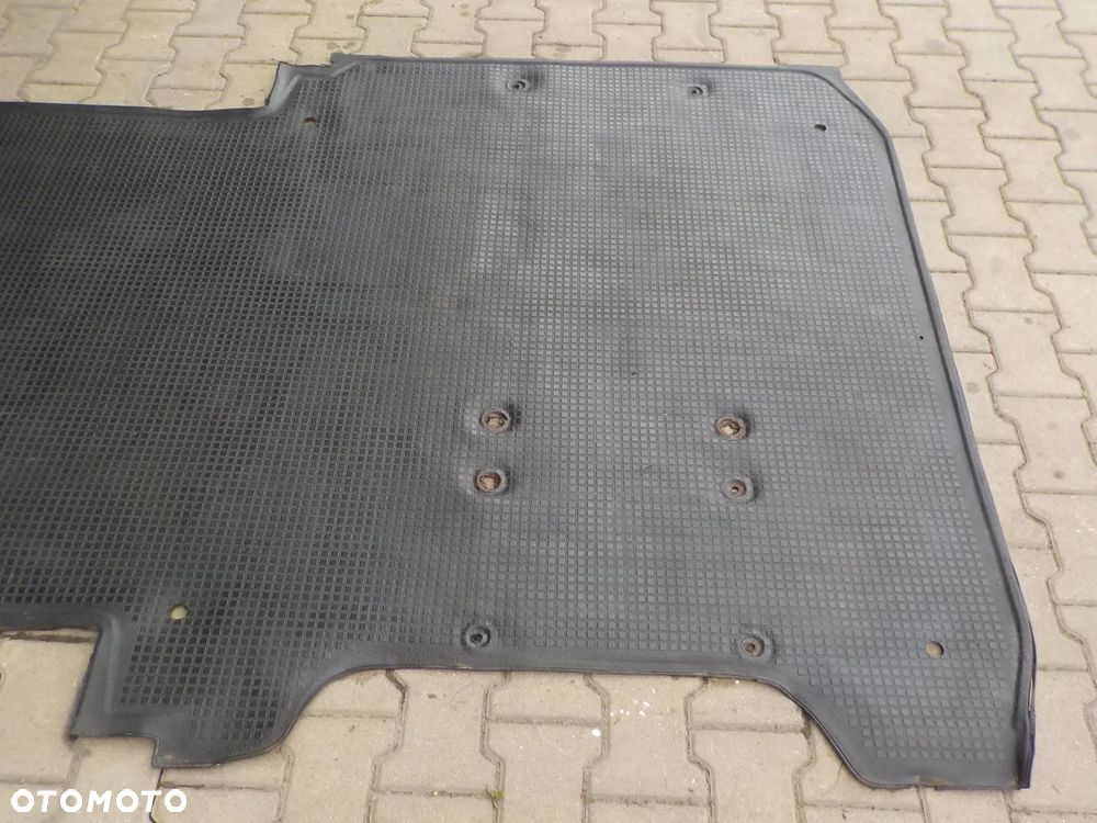 VW T4 96- WYKŁADZINA GUMA PODŁOGA TYŁ KRÓTKI - 4