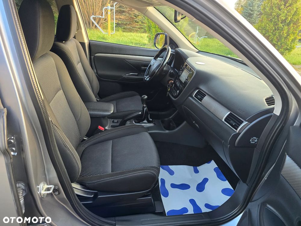 Mitsubishi Outlander 2.0 2WD Edition - 29