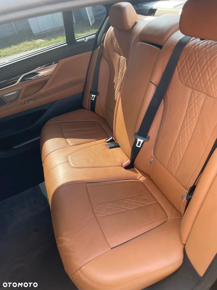 BMW Seria 7 750Li - 10