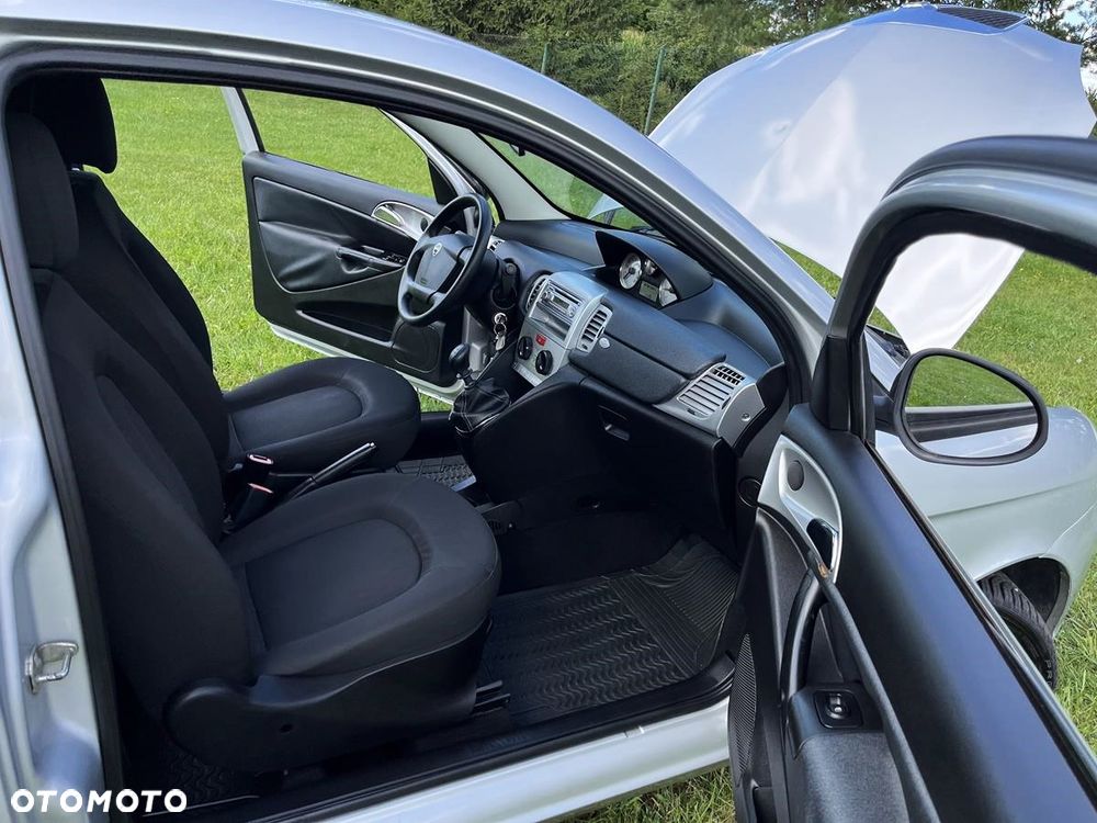 Lancia Ypsilon - 6