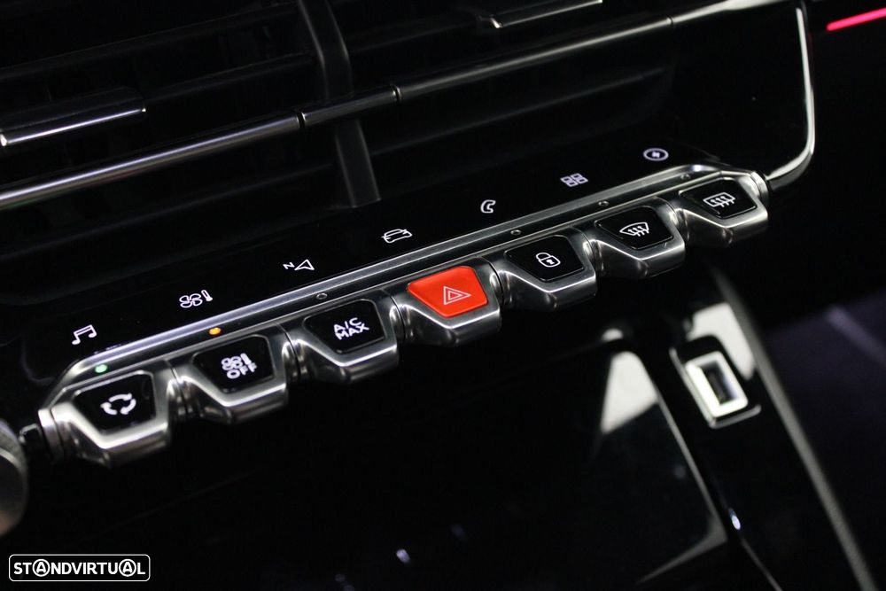 Peugeot e-2008 50 kWh GT - 25