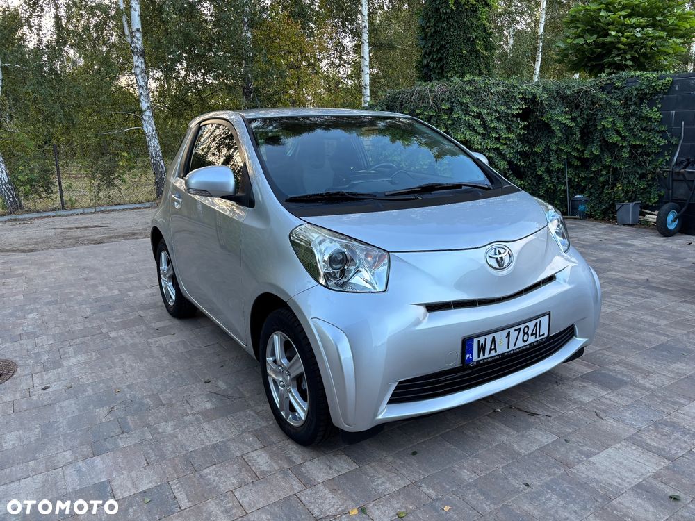 Toyota iQ - 20