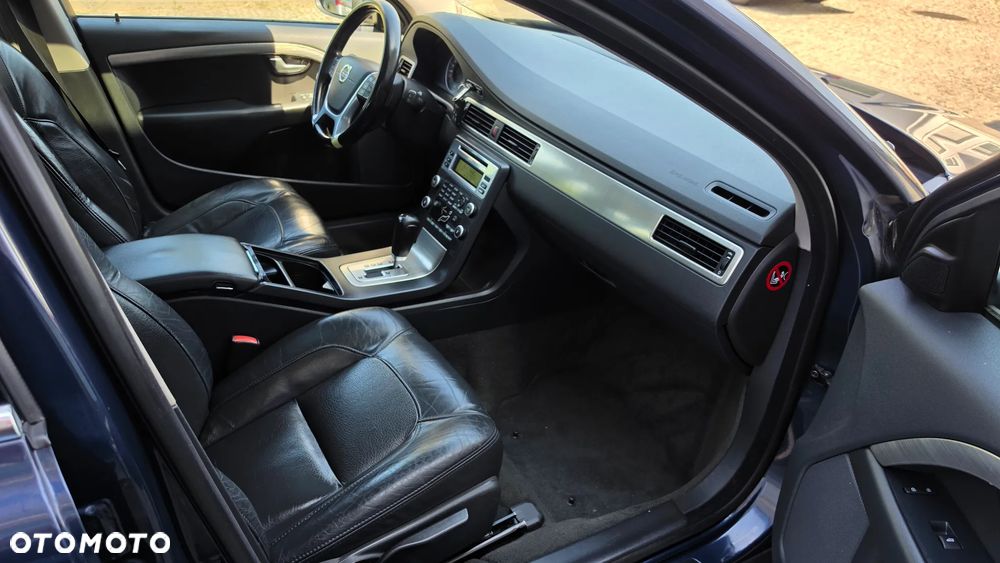 Volvo V70 2.5T Momentum - 8