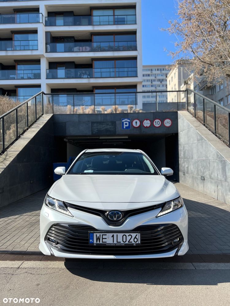 Toyota Camry 2.5 Hybrid Prestige CVT - 2
