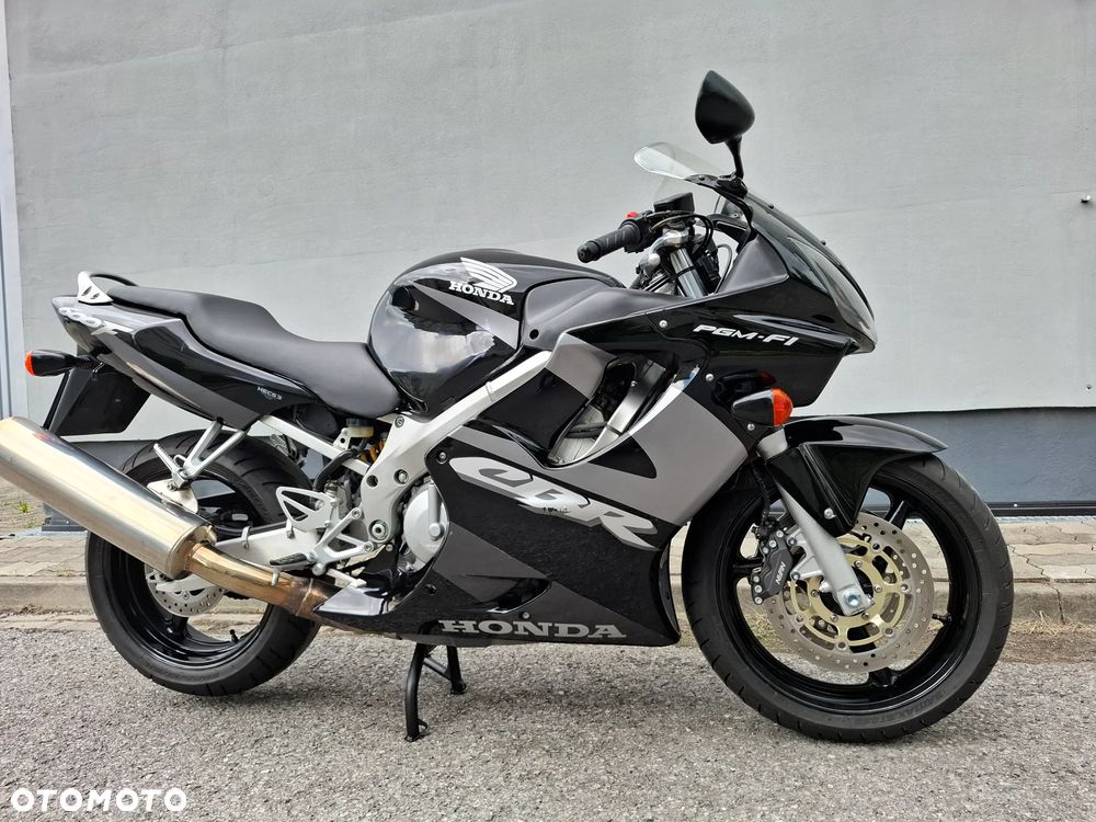 Honda CBR - 9