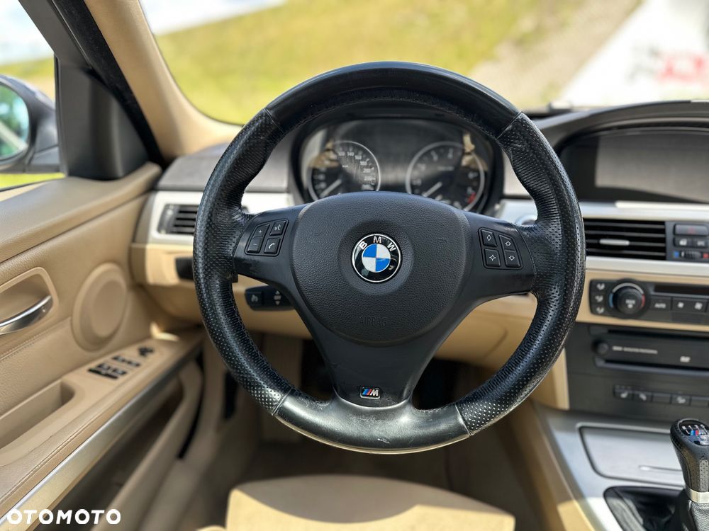 BMW Seria 3 330xi - 18
