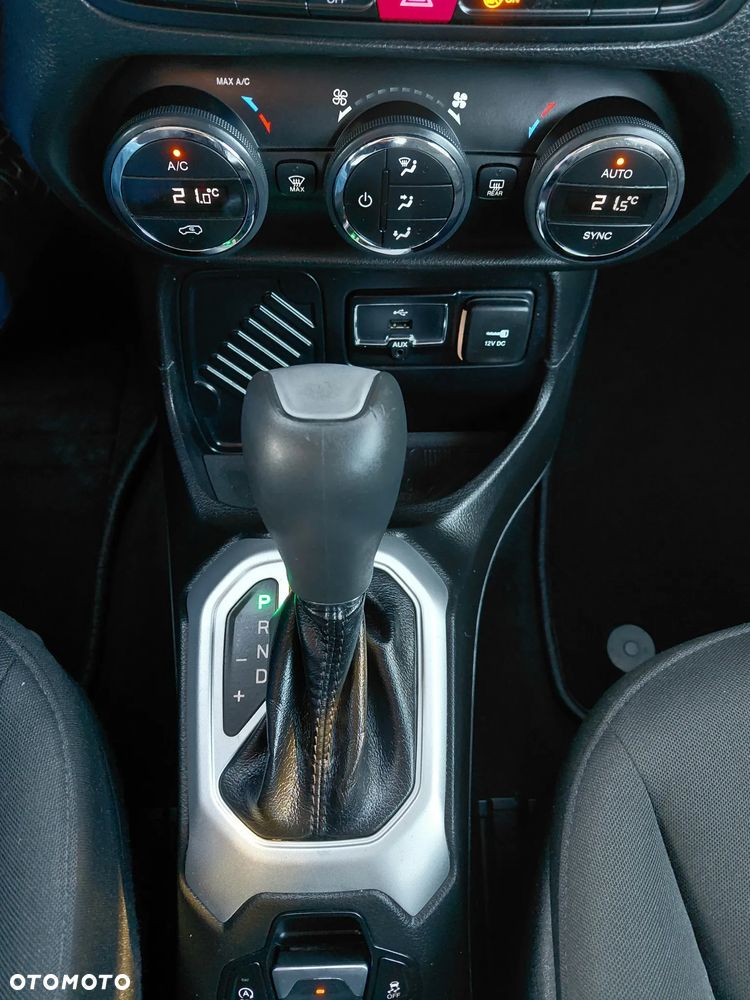 Jeep Renegade 1.4 MultiAir DSG Limited - 28