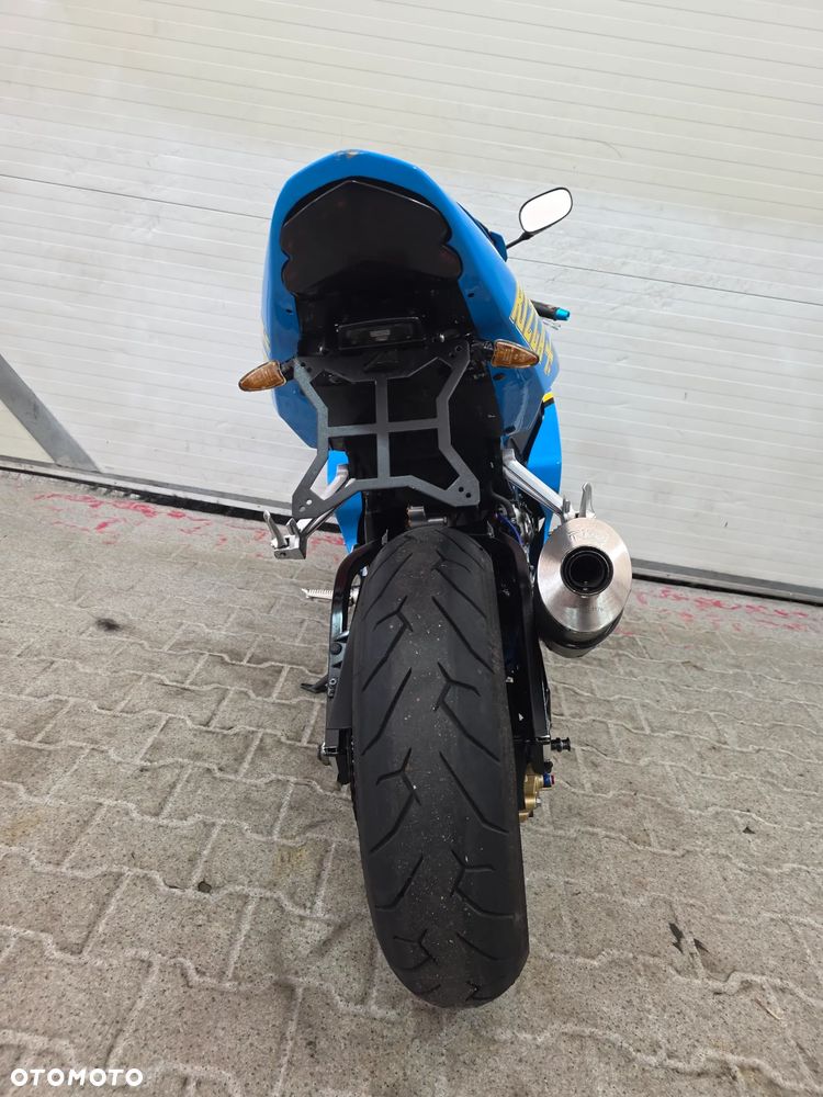 Suzuki GSX-R - 24