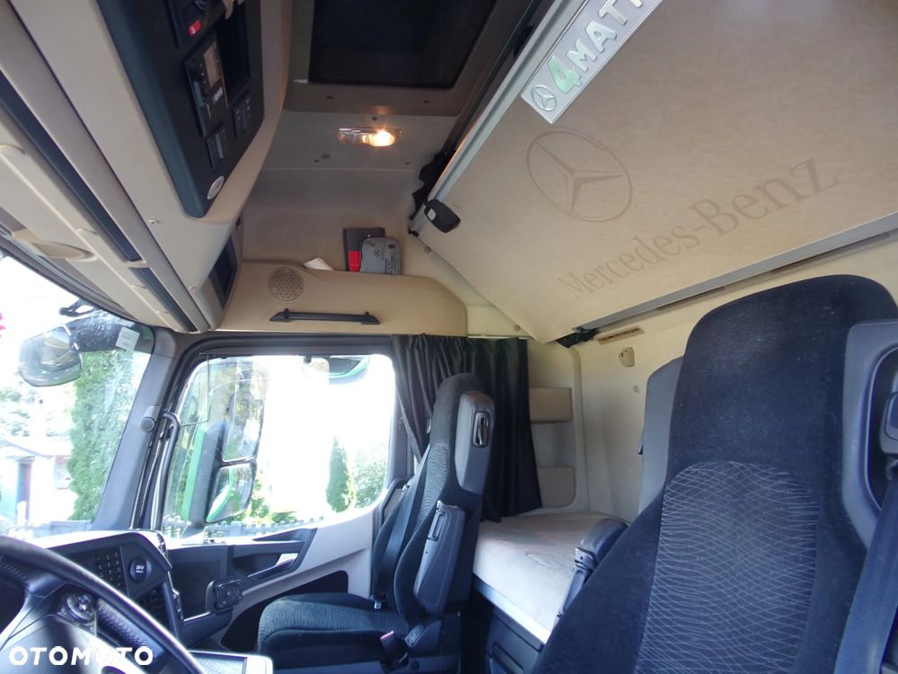 Mercedes-Benz ACTROS - 8