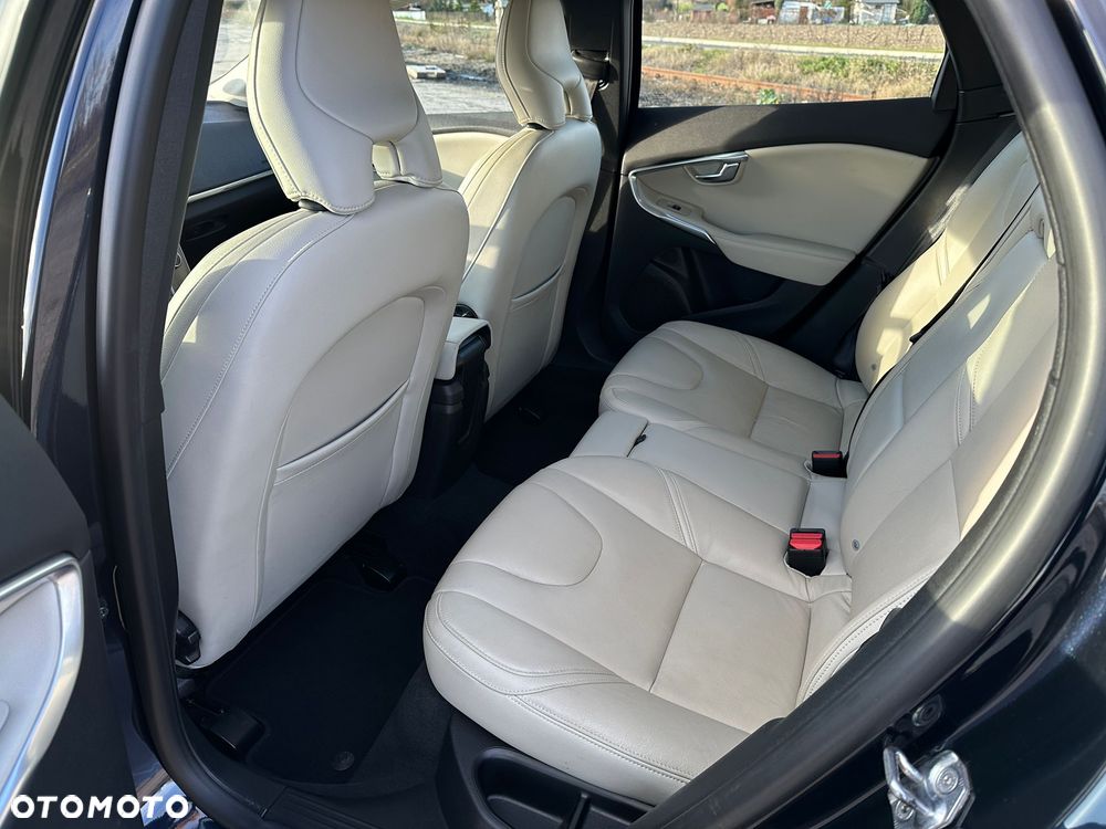 Volvo V40 D2 Momentum - 13