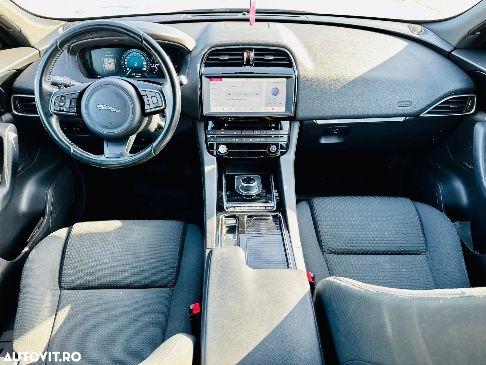 Jaguar F-Pace 20d Aut. Portfolio - 8