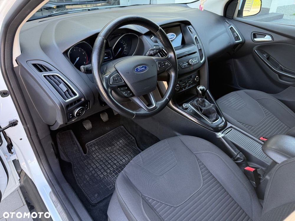 Ford Focus 1.0 EcoBoost Titanium - 18