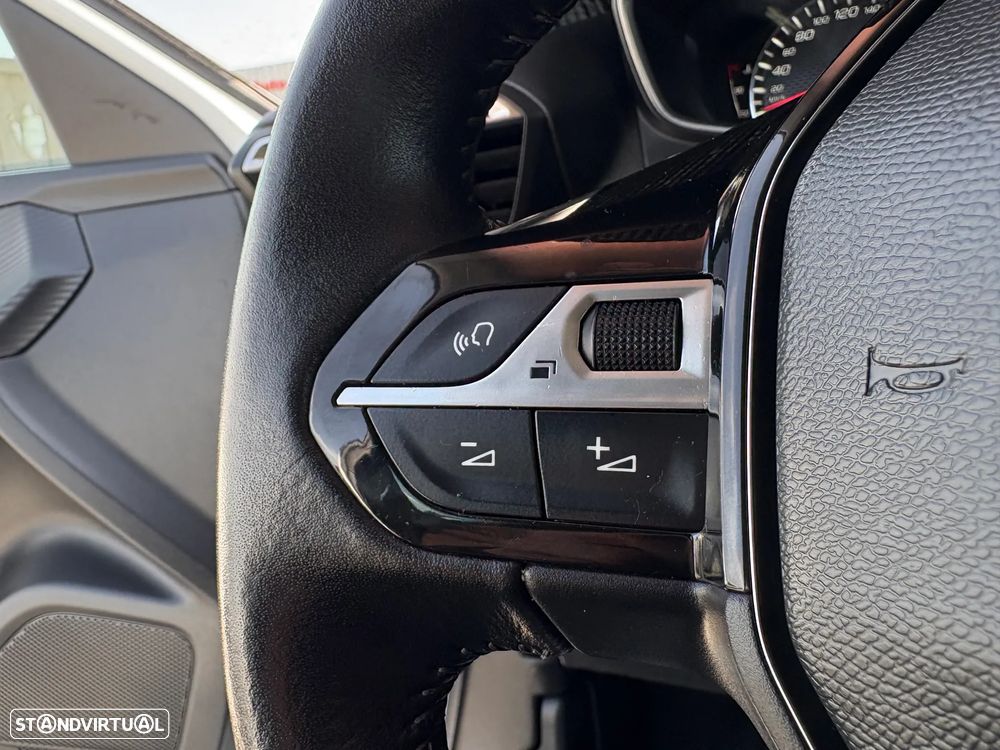 Peugeot 2008 PureTech 100 Active - 16