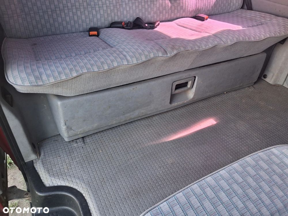 Volkswagen Multivan - 12