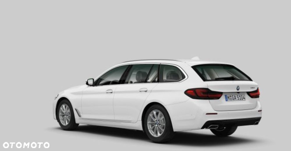 BMW Seria 5 518d mHEV - 5