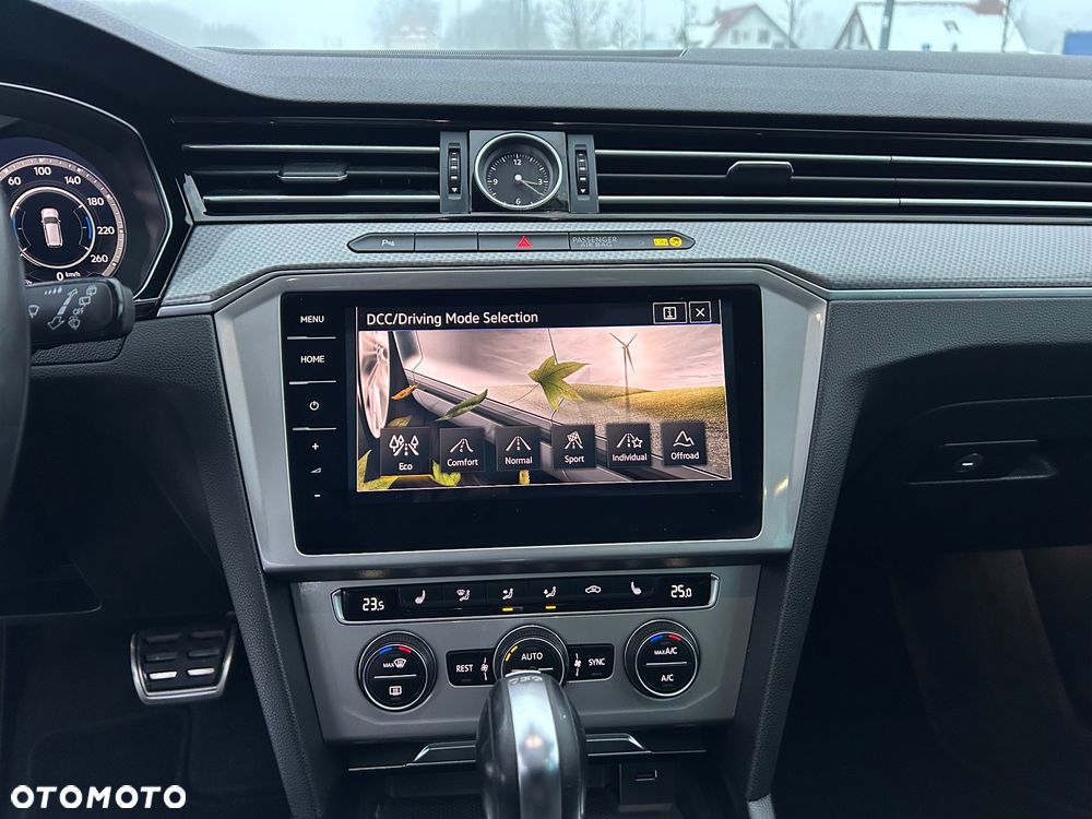 Volkswagen Passat 2.0 TDI SCR 4Motion DSG Alltrack - 17