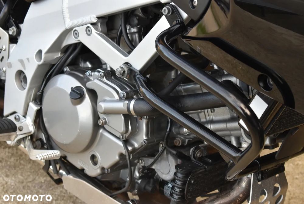 Suzuki V-STROM - 36