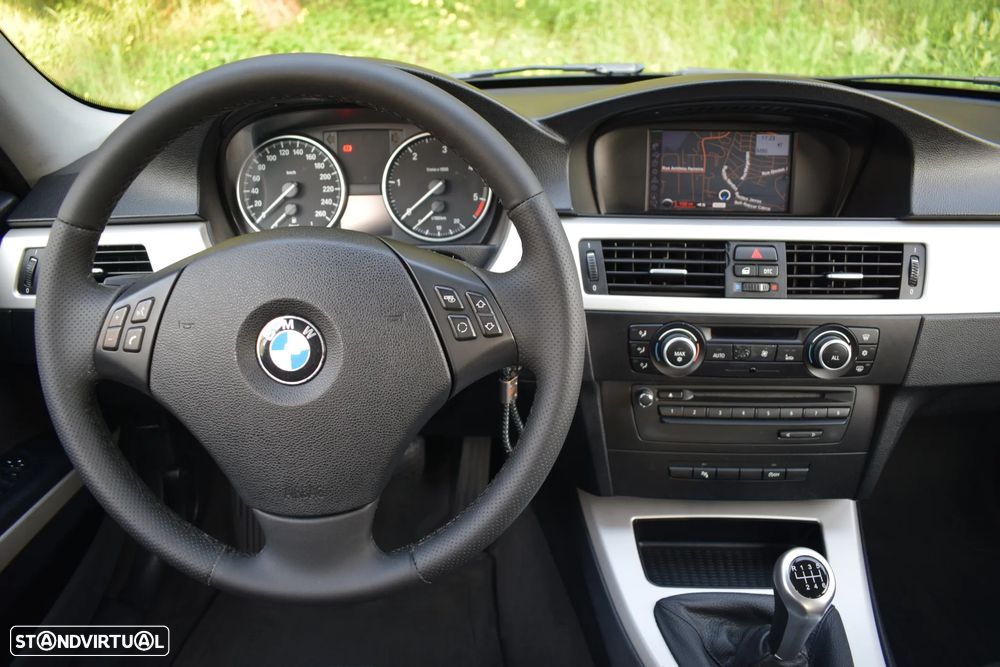 BMW 318 d Navigation Sport - 19