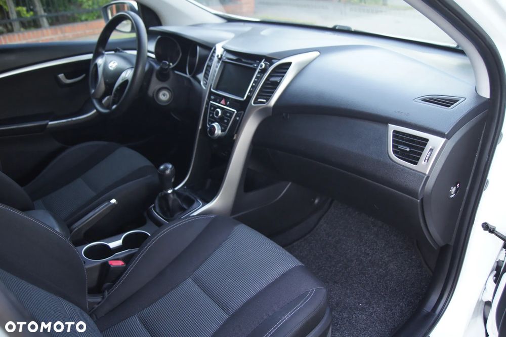 Hyundai i30 blue 1.4 YES Gold - 27