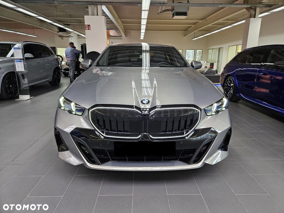 BMW Seria 5 520d xDrive mHEV M Sport - 9