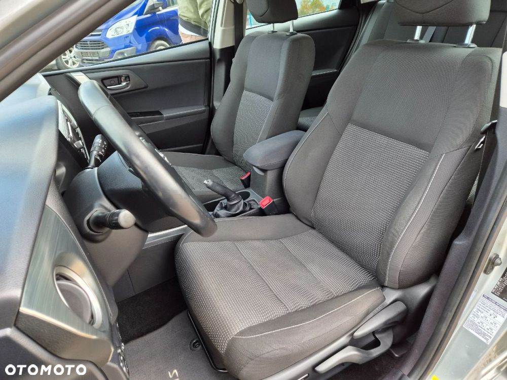 Toyota Auris - 10