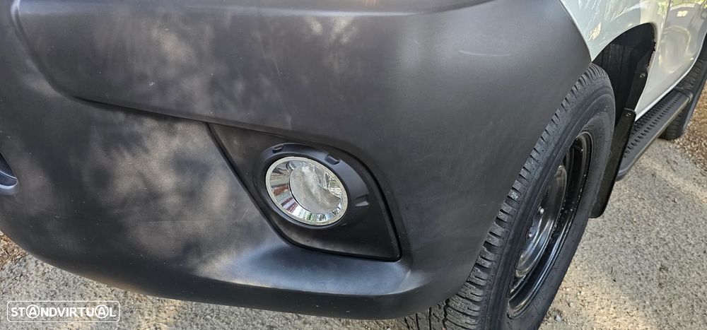 Toyota Hilux 2.4 D-4D 4WD CD CM - 15