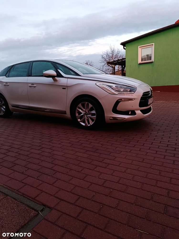 Citroën DS5 2.0 HDi Hybrid4 SoChic MCP - 2