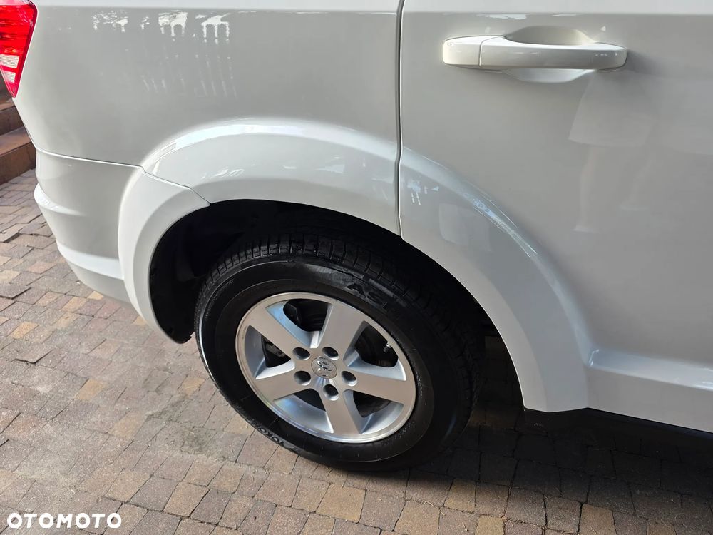 Dodge Journey 2.4 SXT - 12