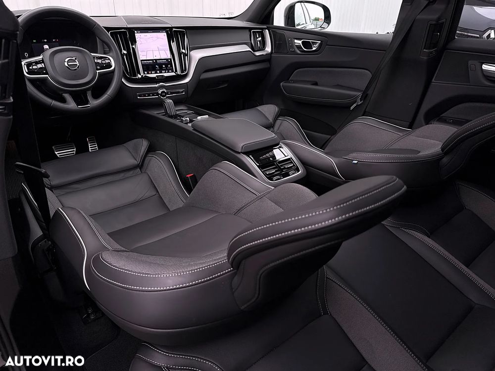 Volvo XC 60 B4 D AWD Plus Dark - 16