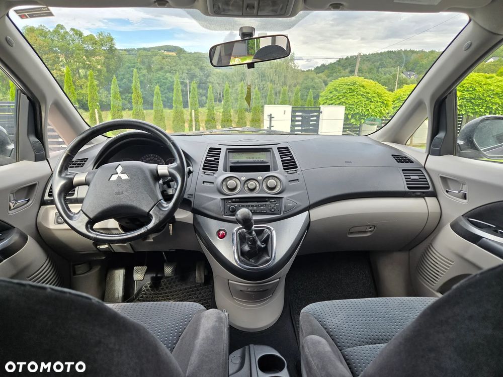 Mitsubishi Grandis 2.0 DI-D 6-Sitzer Intense - 8