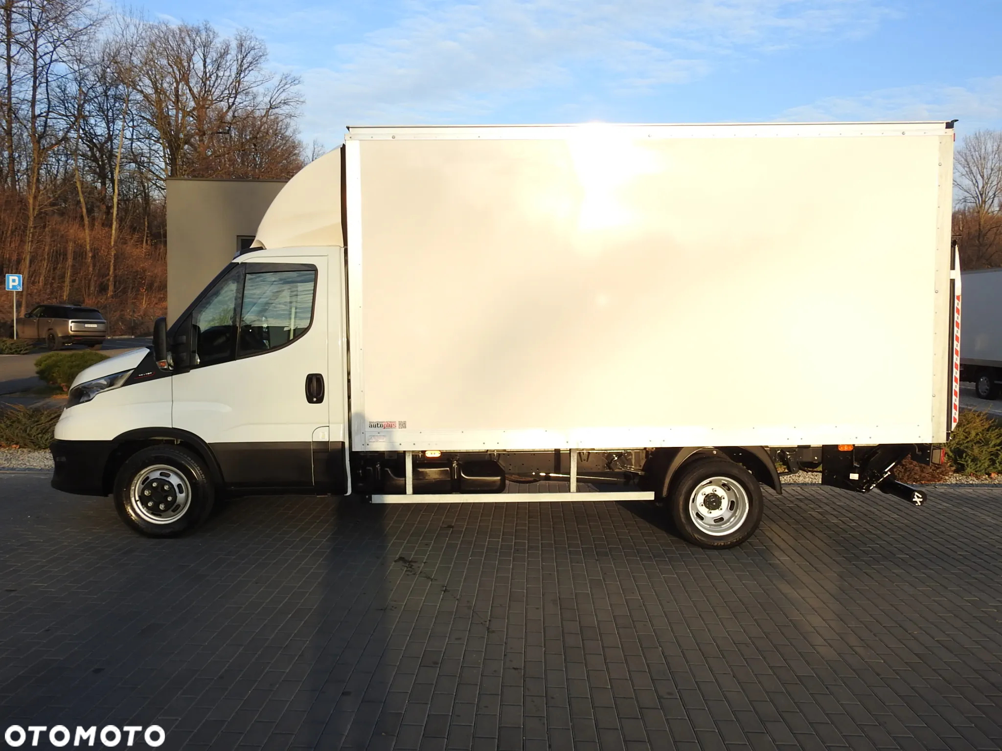 Iveco DAILY 35S16 KONTENER WINDA 8 PALET TEMPOMAT KLIMATYZACJA BLIŹNIACZE KOŁA 160KM [ 689599 ] - 9