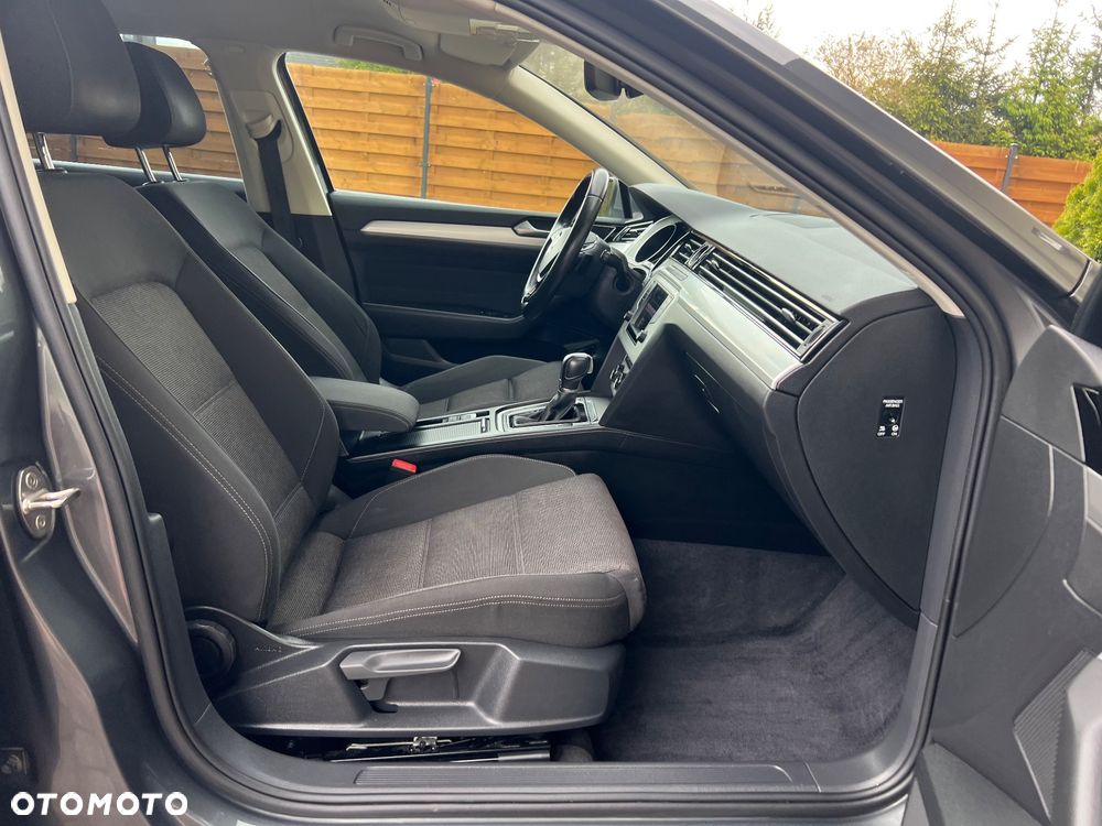 Volkswagen Passat - 14