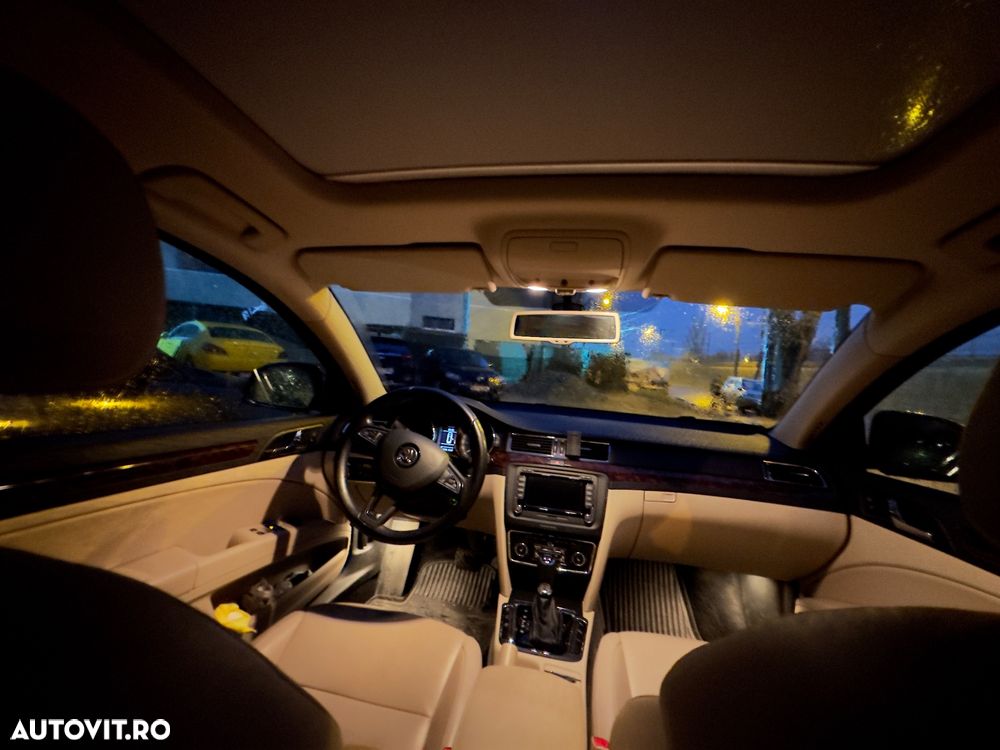 Skoda Superb Combi 2.0 TDI 4X4 Elegance - 5