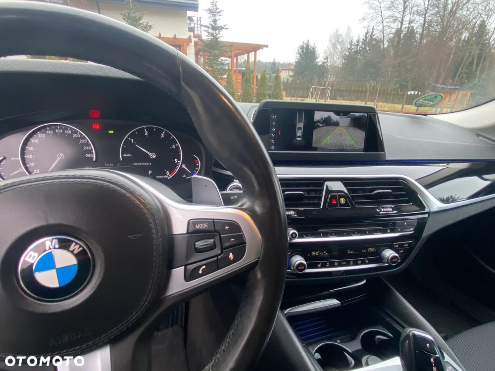 BMW Seria 5 520d Sport Line - 9